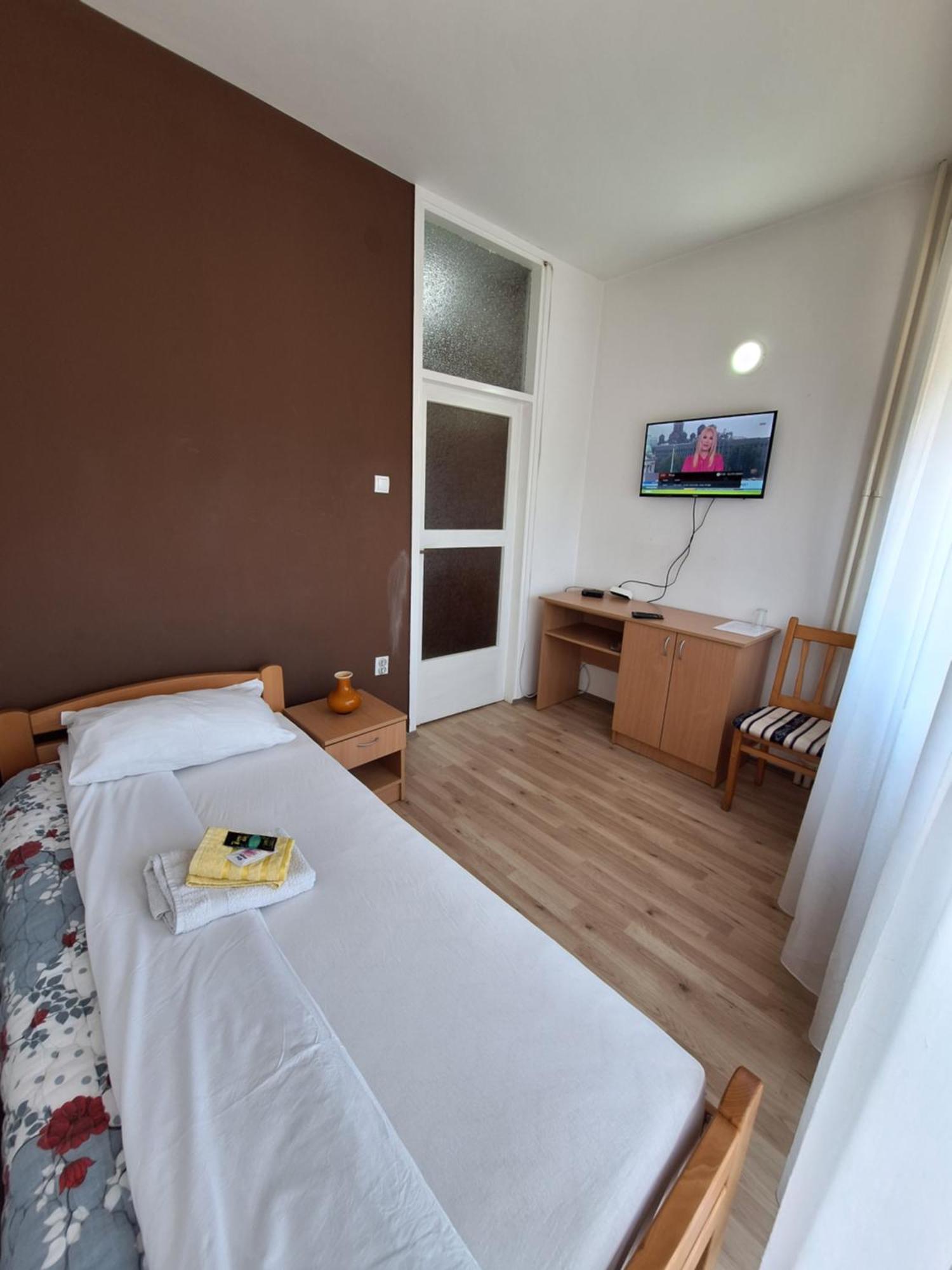 Hotel Konaciste Trstenik Ngoại thất bức ảnh