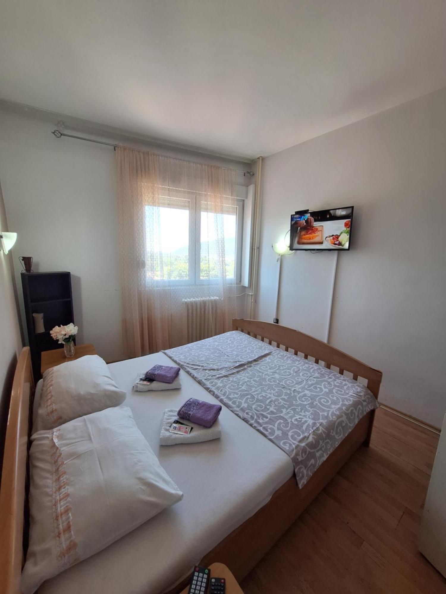 Hotel Konaciste Trstenik Ngoại thất bức ảnh