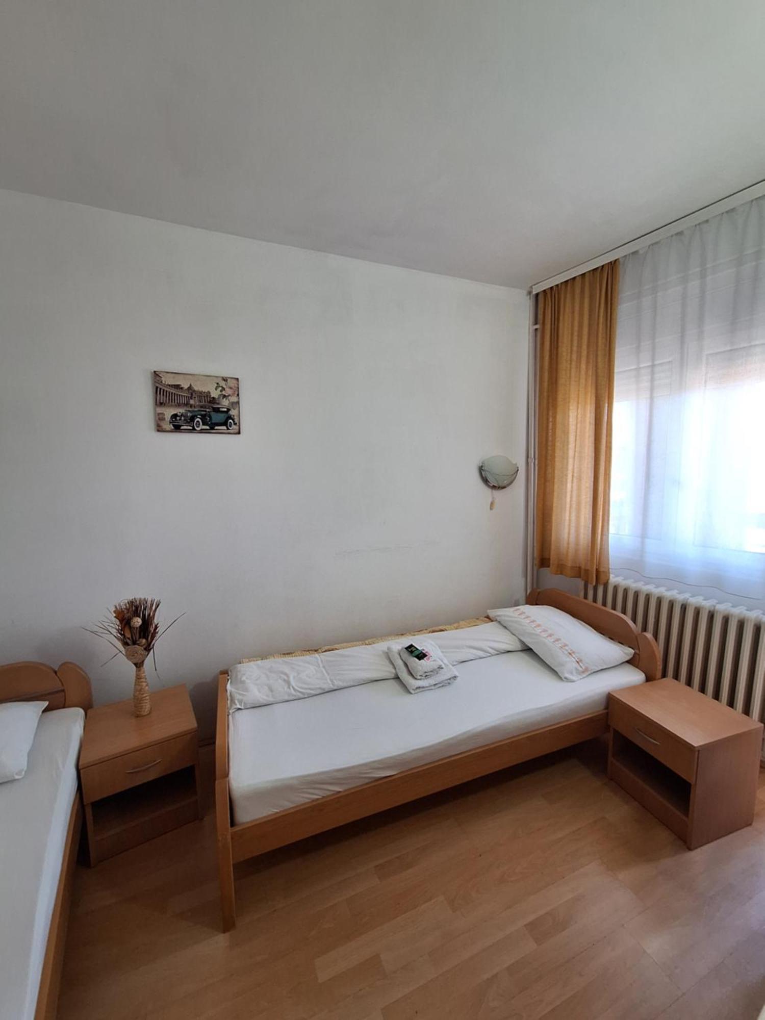 Hotel Konaciste Trstenik Ngoại thất bức ảnh