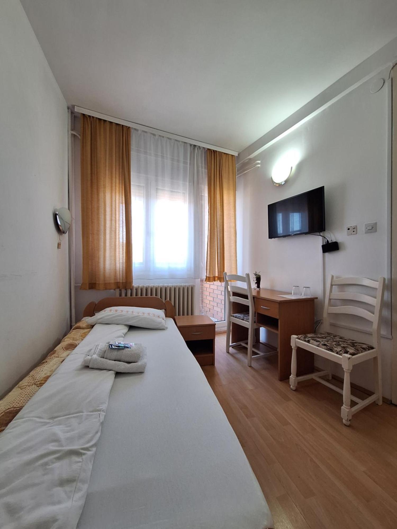 Hotel Konaciste Trstenik Ngoại thất bức ảnh